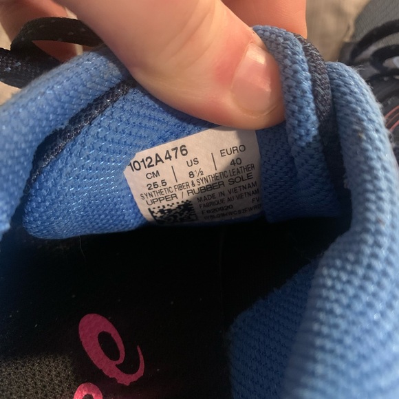 Women’s ASICS - Picture 5 of 6